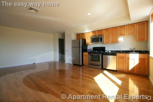 Building Photo - 2 Beech St Unit #201 Rental