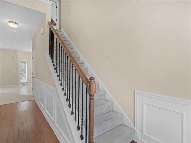 Photo - 2325 Braelin Loop