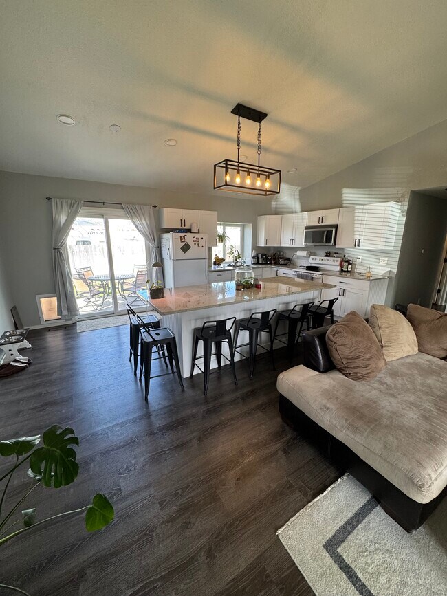 Photo - 2121 S Stephen Ave