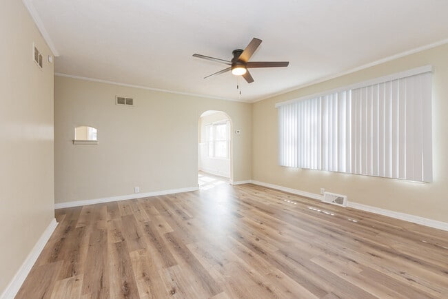 Photo - 3126 S Pershing Dr