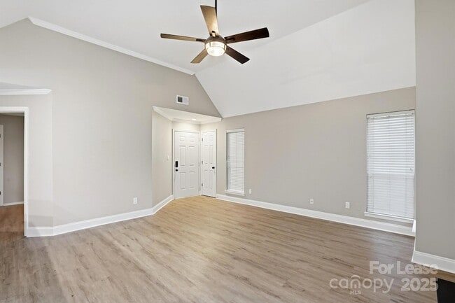 Photo - 2500 Cranbrook Ln Unidad 11