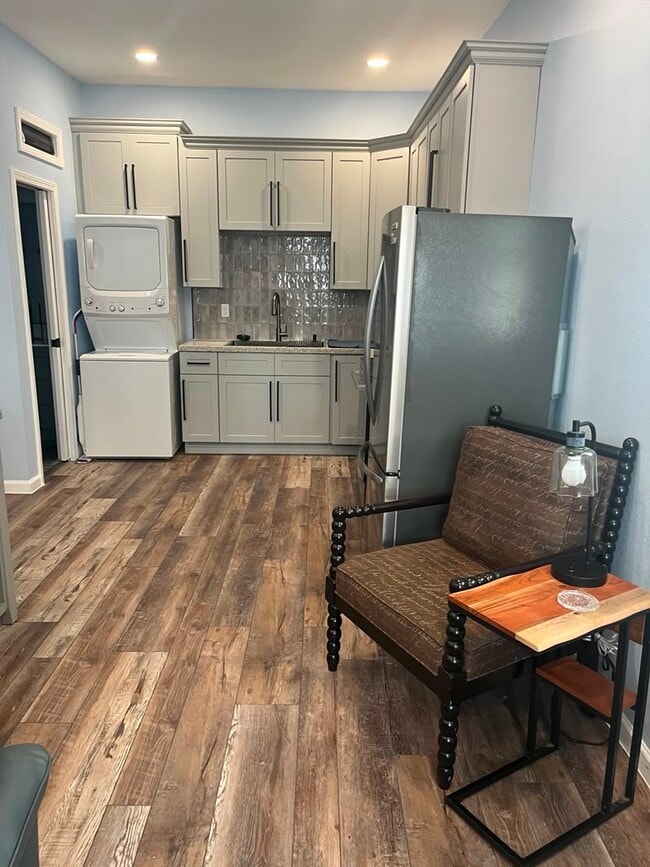 Full Kitchen and Laundry