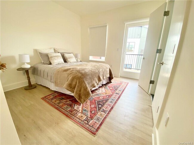 Photo - 24 Edgewater Pl Unit PH-410