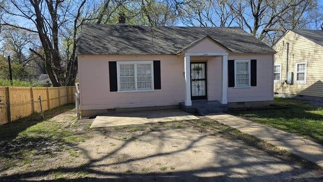 Building Photo - 3061 Seminole Rd