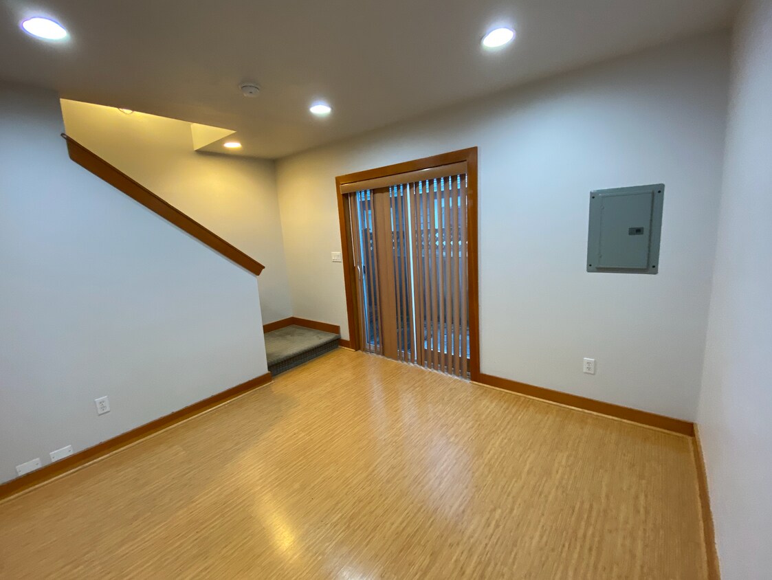 Ground floor - 708 15th Ave (Seattle, WA)