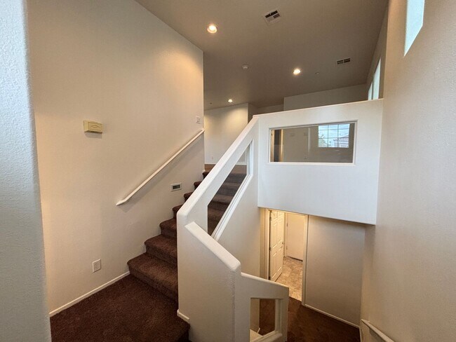 Photo - Beautiful 3 Story 4Bed/3.5/2Car residence located in the Tapestry Community