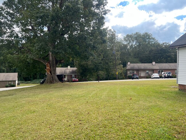598 Adamson Ave