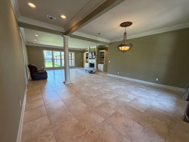 Photo - 1073 Waters Edge Cir