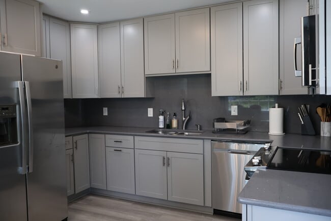 3497 Castleton Hl