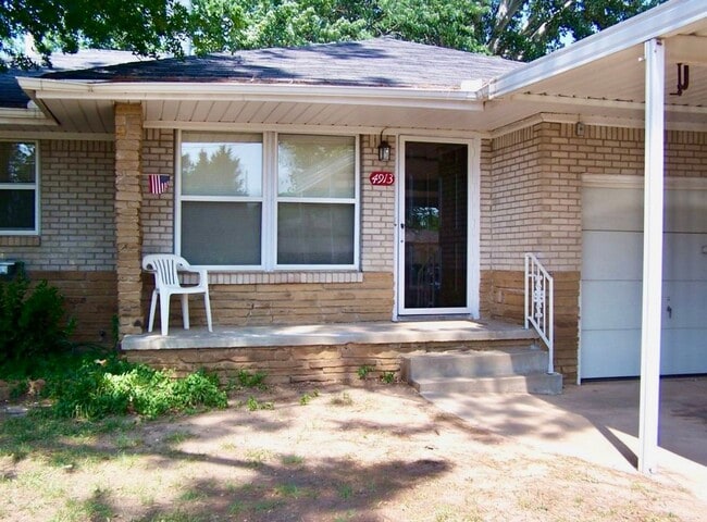 Building Photo - Three bedroom home in NW OKC