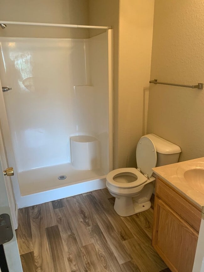 Photo - Beautiful 2 bedroom with a balcony! Unit R209