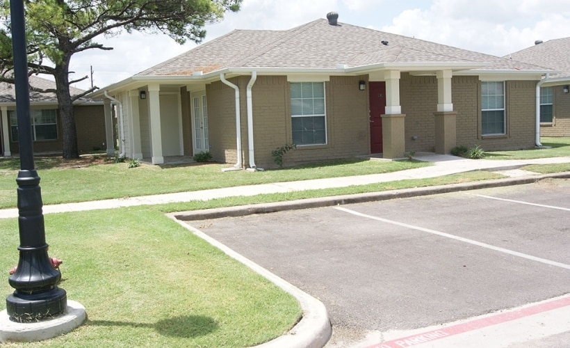 Photo - Magnolia Plaza Apartments
