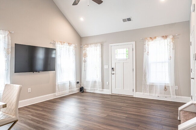 Photo - 315 Mashie Ct