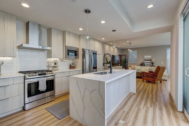 Photo - Available Modern Long Term Unfurnished hom...