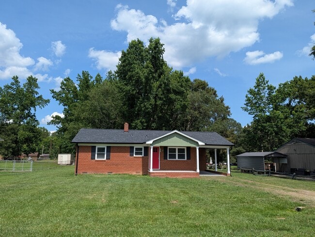 Photo - 507 J C Dellinger Rd