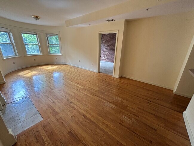 Photo - 1406 Beacon St Unit 2