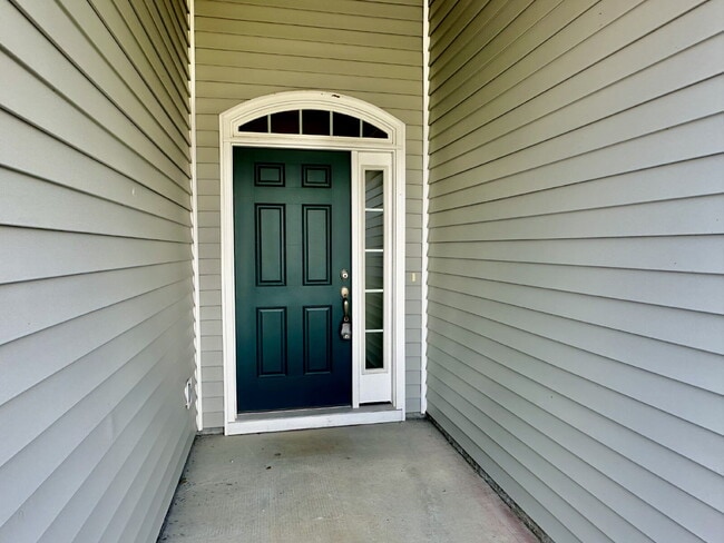 Photo - Three Bedroom Home with Large Loft in Heartstone Lakes!