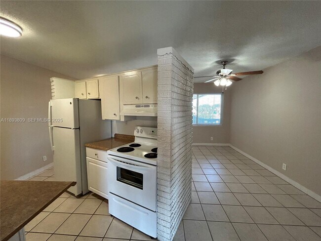 Photo - 3049 NW 9th Ave Unit 7