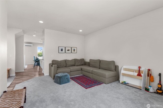 Photo - 14715 Admiralty Way