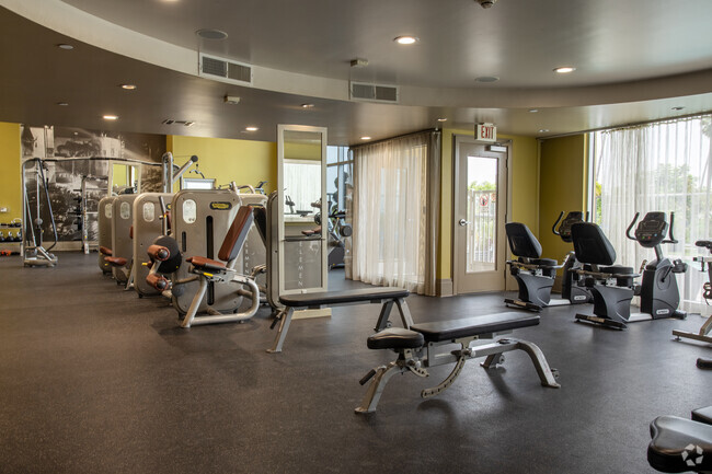 Gimnasio abierto las 24 horas - 7950 West Sunset Apartamentos