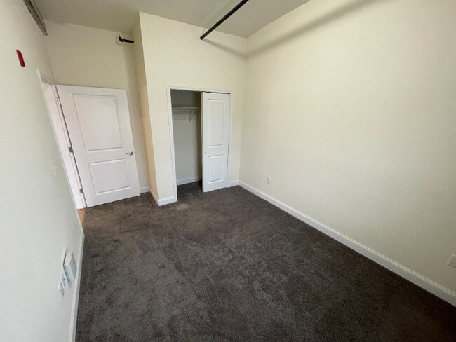 Photo - 883 Broadway