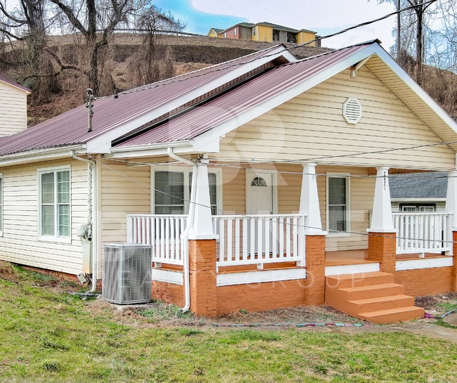 Photo - 2621 Sevier Ave