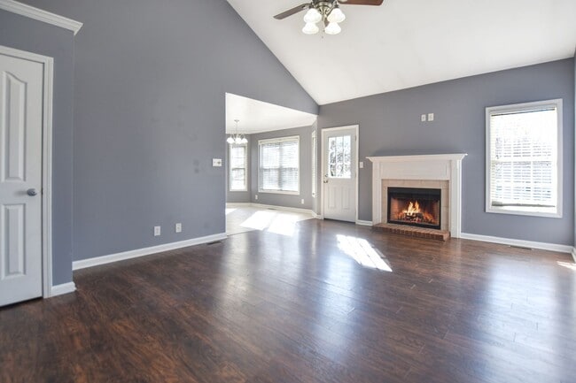 Photo - Pet Friendly Three Bedroom!