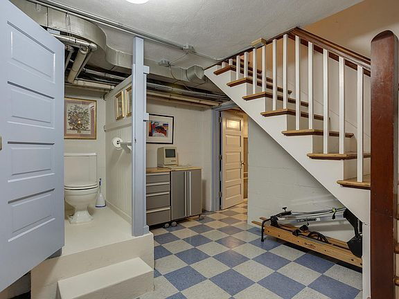 Photo - "Charming 3-Bed Home with Granite Elegance...