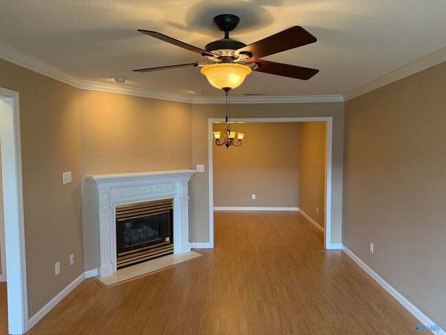 Photo - 1524 Forestview Dr SW