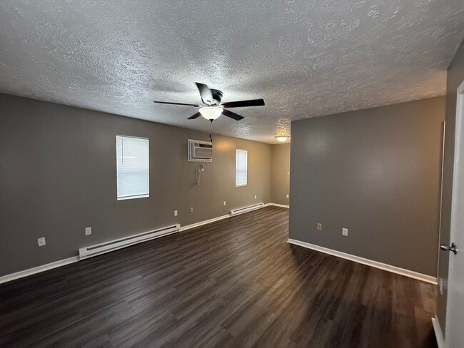 Photo - Duplex/ 2 -2 bedroom 1 bath with detached garage