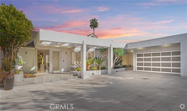 Building Photo - 13741 Mulholland Dr Rental