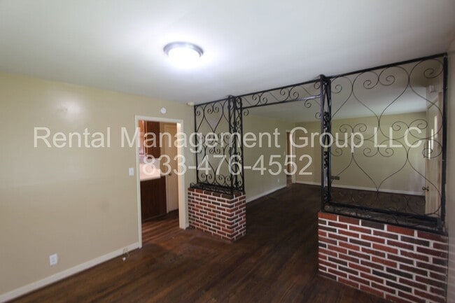 Photo - 533 Jalna Rd