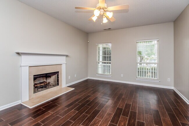 Photo - 342 Prescott Ct