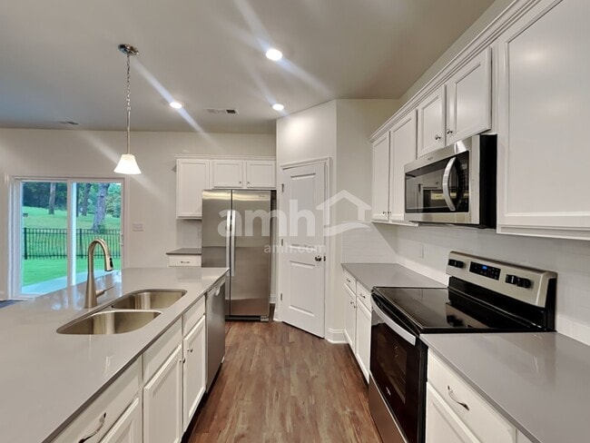 Photo - 2112 Williamshire Ln