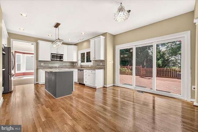 Photo - 6430 Bellevue Pl
