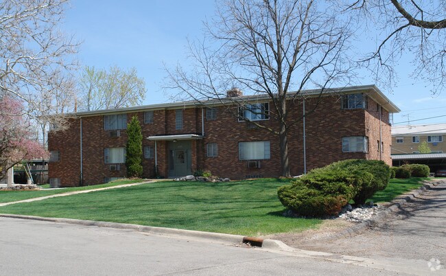 Photo - Senate Place Apartments