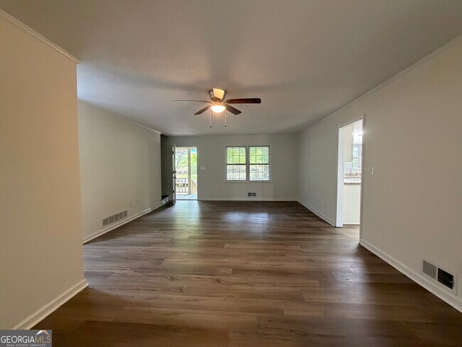 Photo - 107 Austin Ct