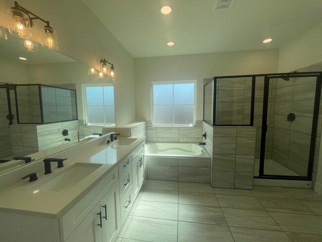 Photo - 16539 Oasis Glade Dr