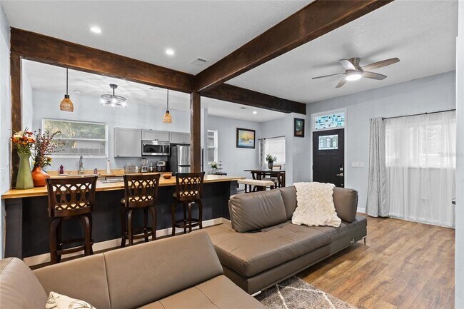 Photo - 234 W Magnolia St