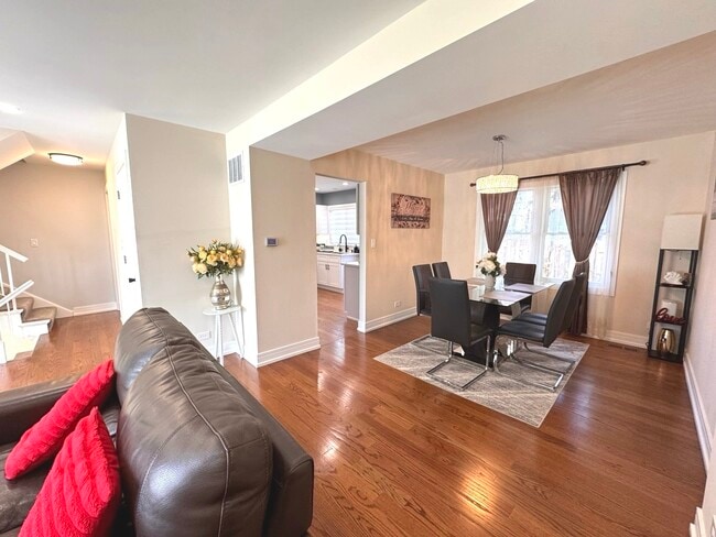 Photo - 2210 Clifton Pl