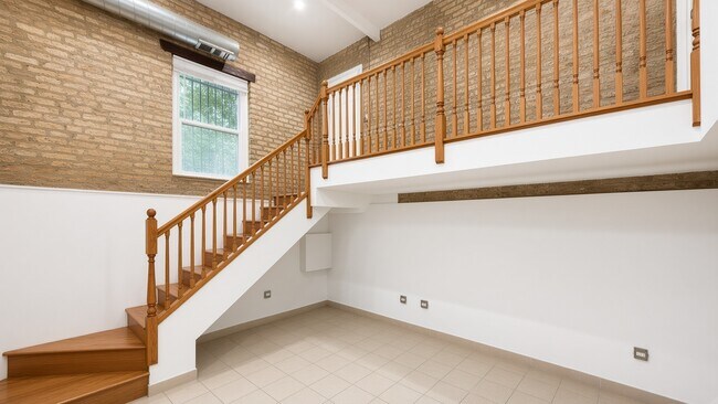 Photo - 2042 W Touhy Ave