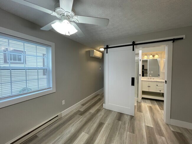 Kitchen - 928 Thomas Rd