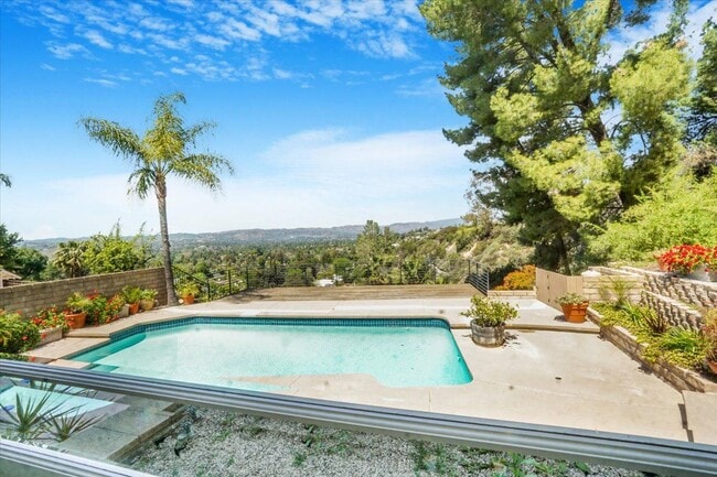 Photo - 22903 De Kalb Dr