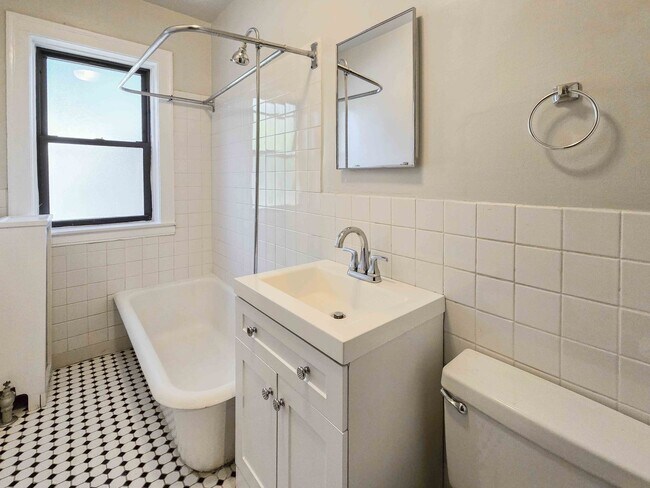 Photo - 5069 N Wolcott Ave