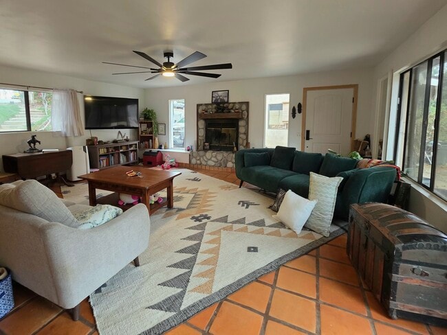 Photo - 2029 Willow Glen Rd