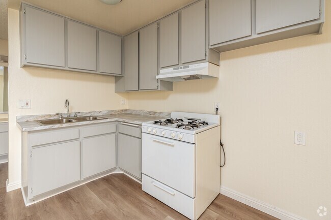 Studio - 330SF - Kitchen