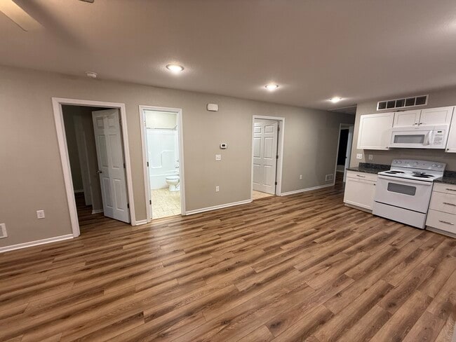 Photo - 408 W Market St Unit B