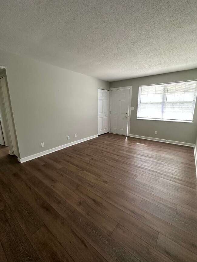 Photo - 2263 U.S. 52 (W Unidad 2263 US 52 W Apt C