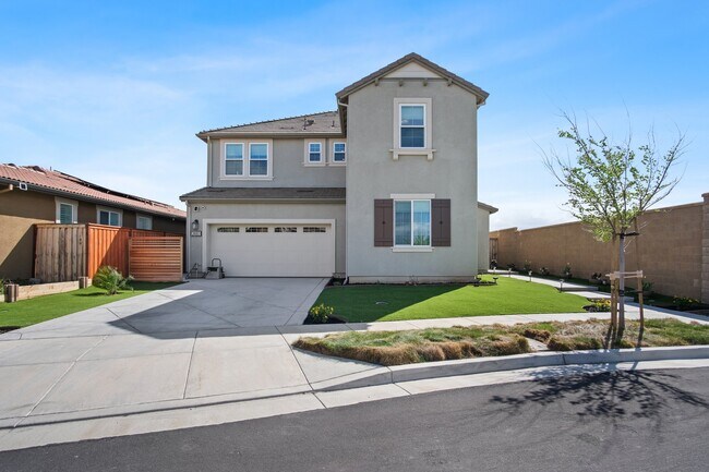 Photo - 2480 Iverstone St