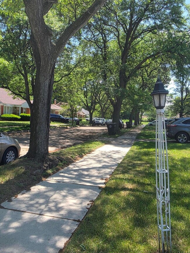 Photo - 24051 Geneva St